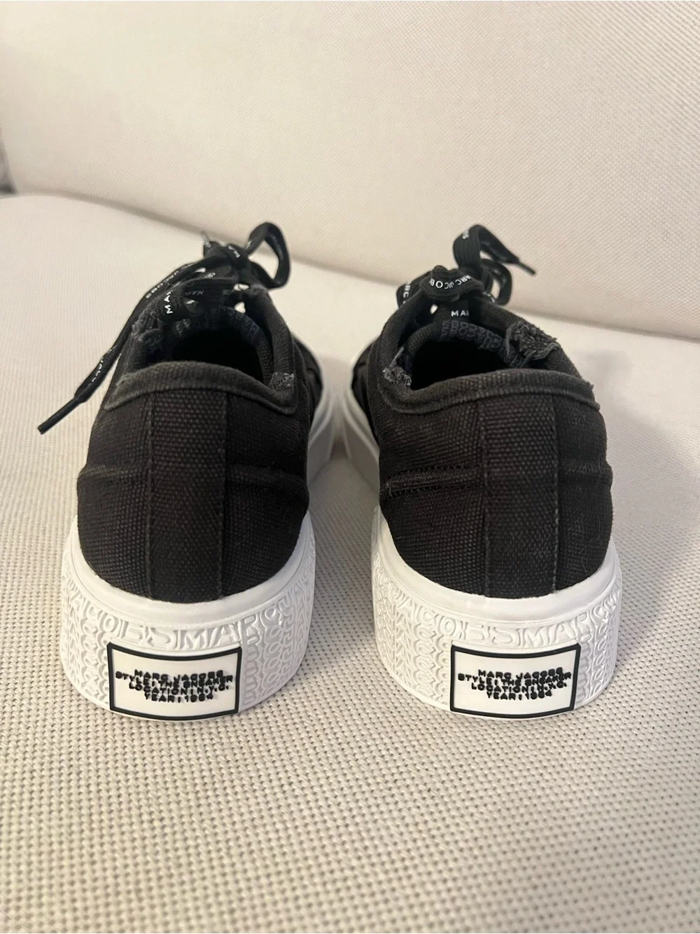 Marc Jacobs Black and White Platform Canvas Sneakers 6.5 (37)